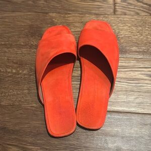 Alumnae women’s slides